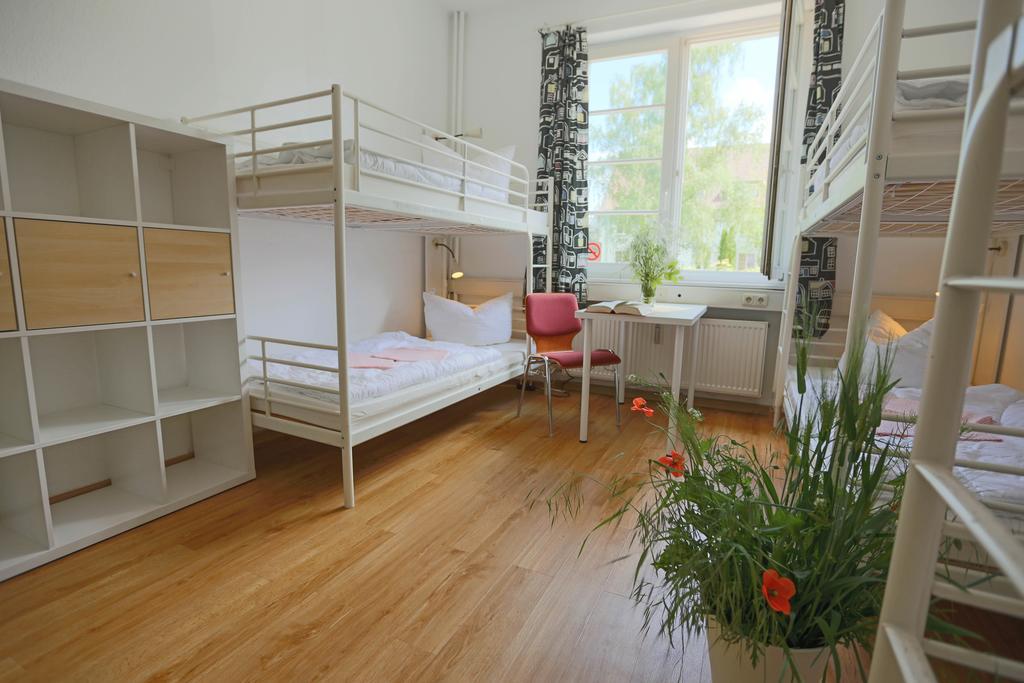 Family Inn Herberge Hildesheim Buitenkant foto