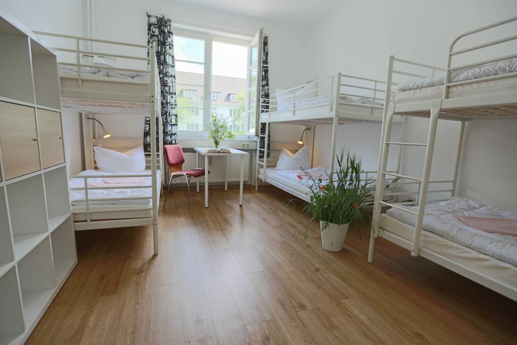 Family Inn Herberge Hildesheim Buitenkant foto