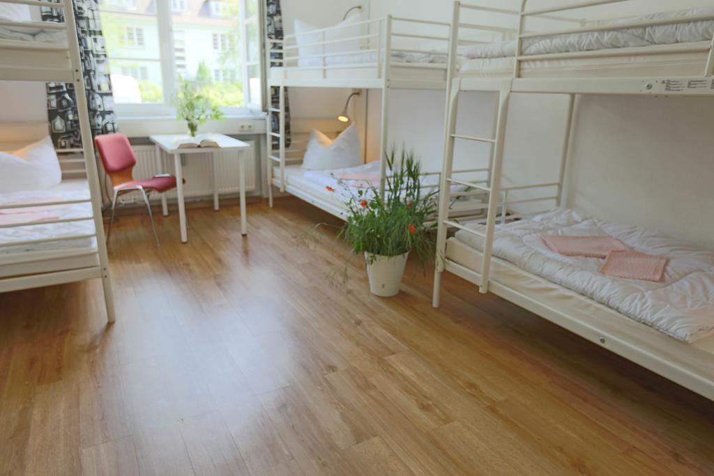Family Inn Herberge Hildesheim Buitenkant foto