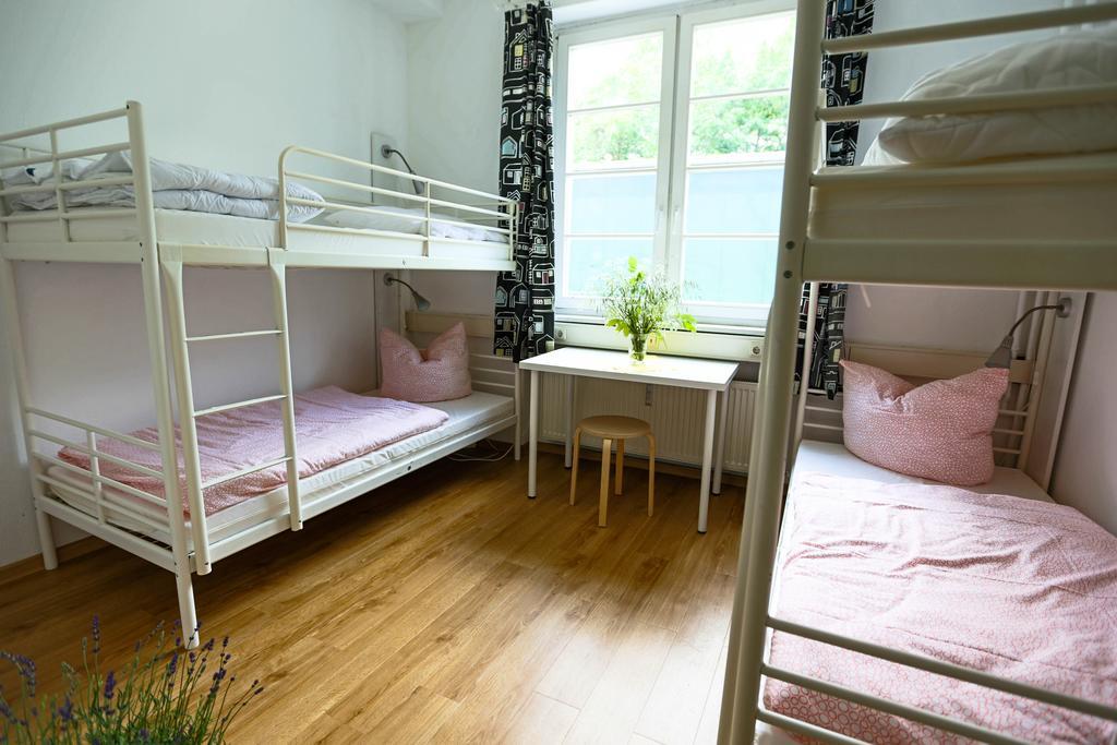 Family Inn Herberge Hildesheim Buitenkant foto